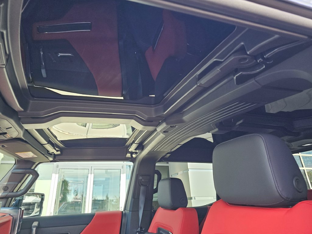 Used 2026 GMC Hummer EV 4x4 Crew Cab w/ Carbon Fiber Edition Package image 26