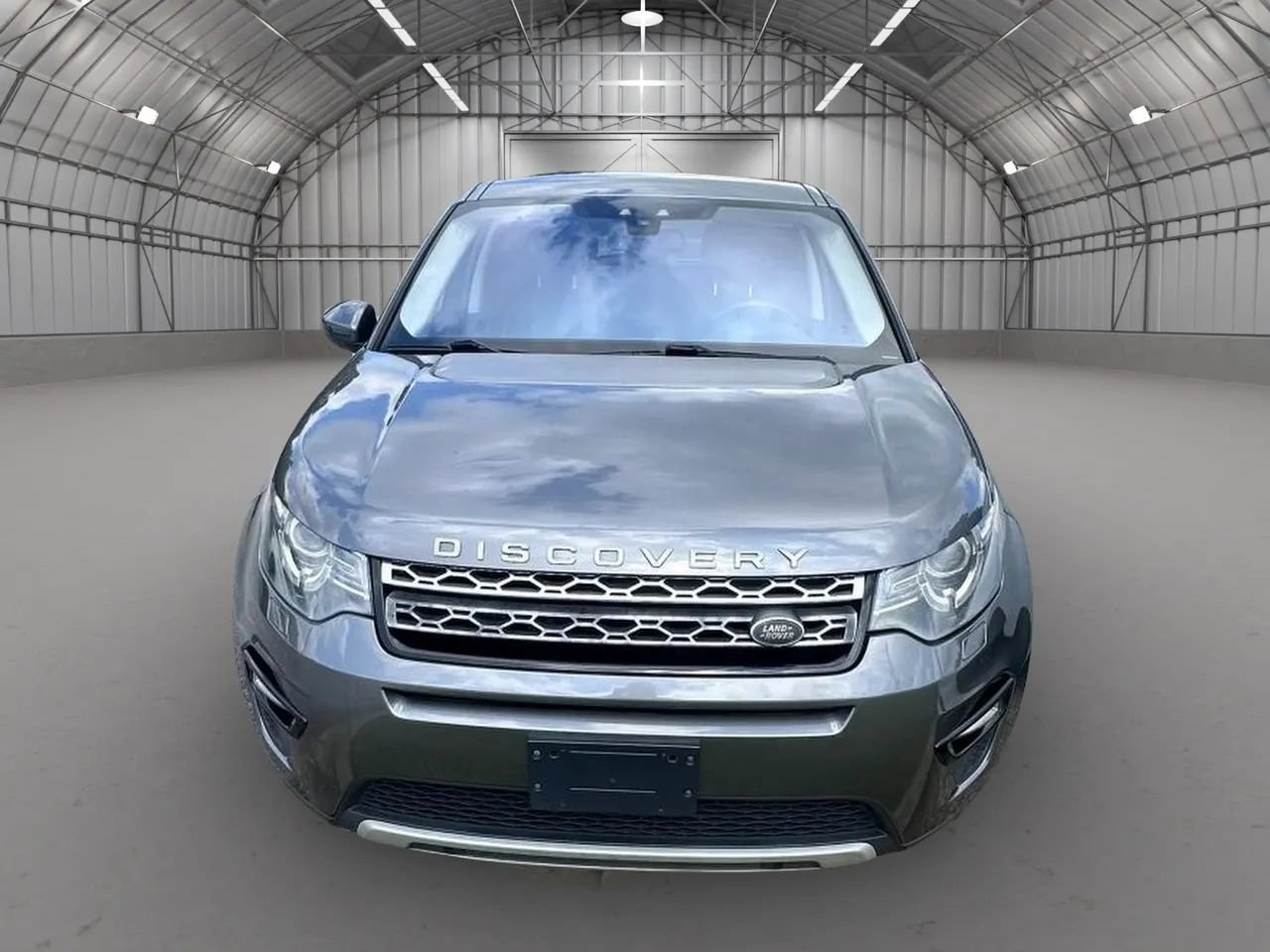 Used 2017 Land Rover Discovery Sport HSE AWD/4WD image 2