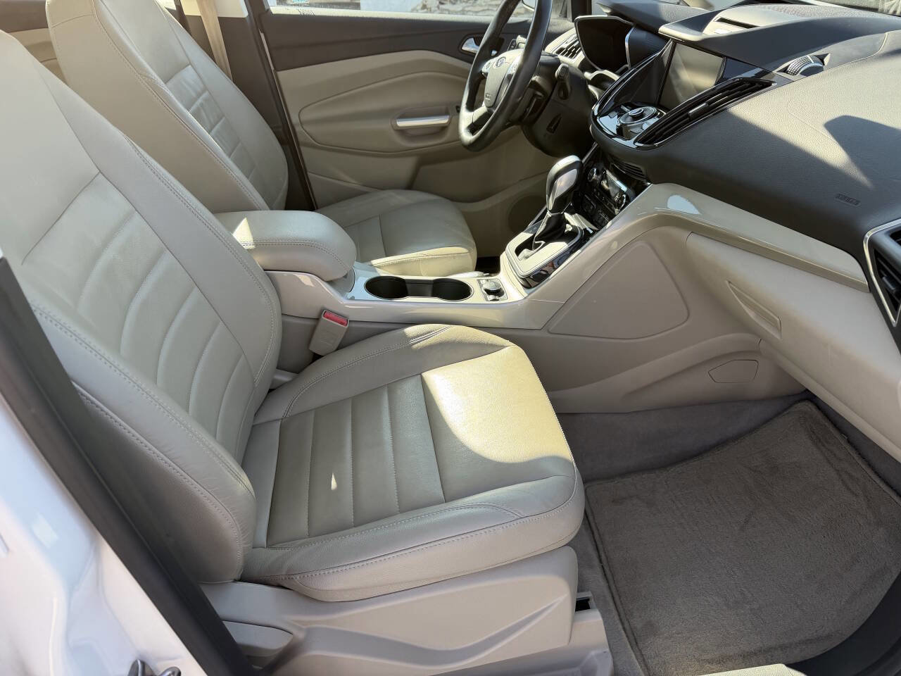 Used 2013 Ford C-MAX SEL FWD image 22