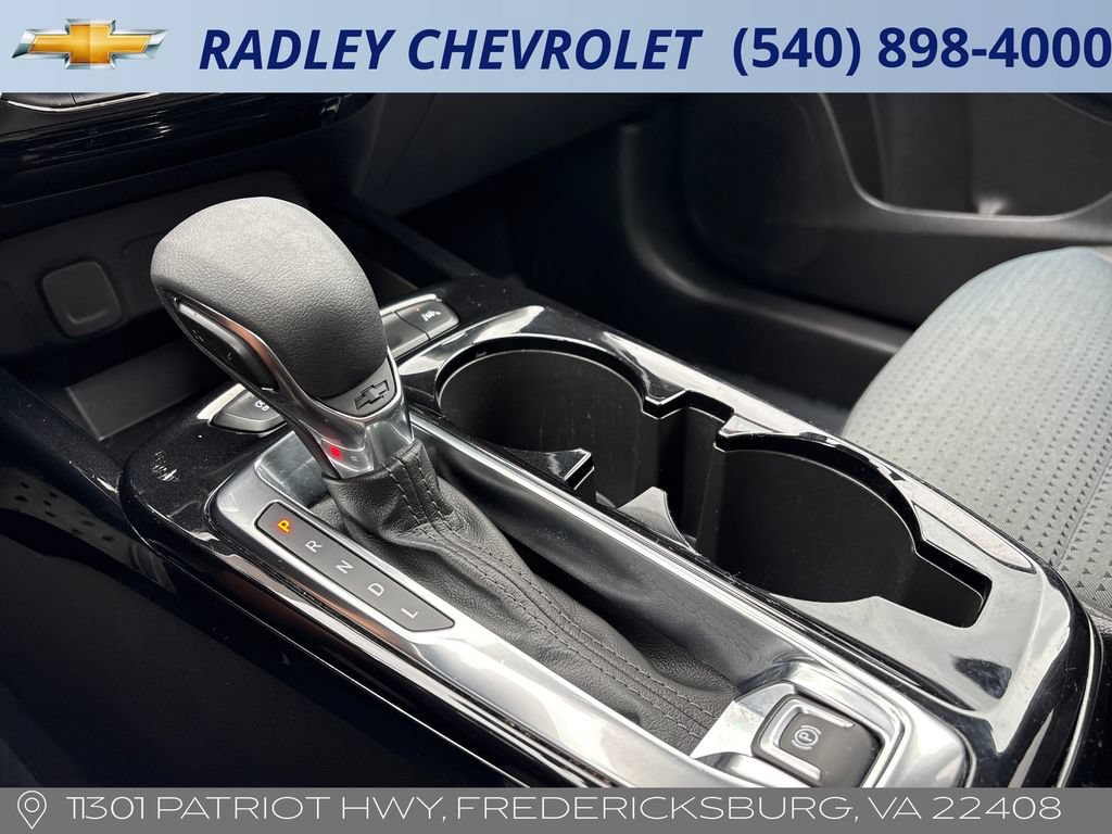 Used 2025 Chevrolet Trax LT FWD image 17