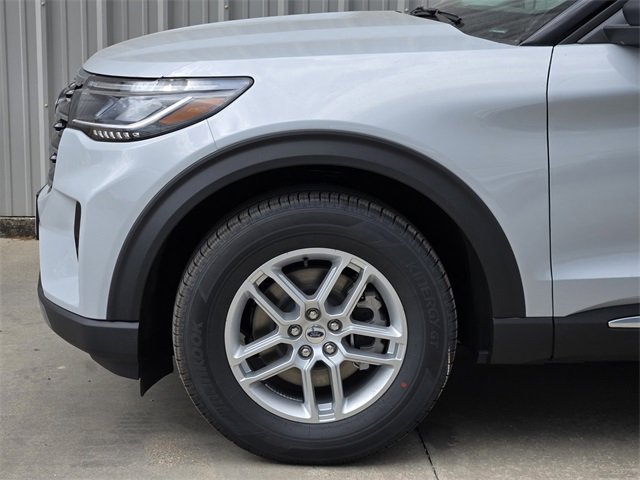 New 2025 Ford Explorer Active w/ Active Comfort Package image 8