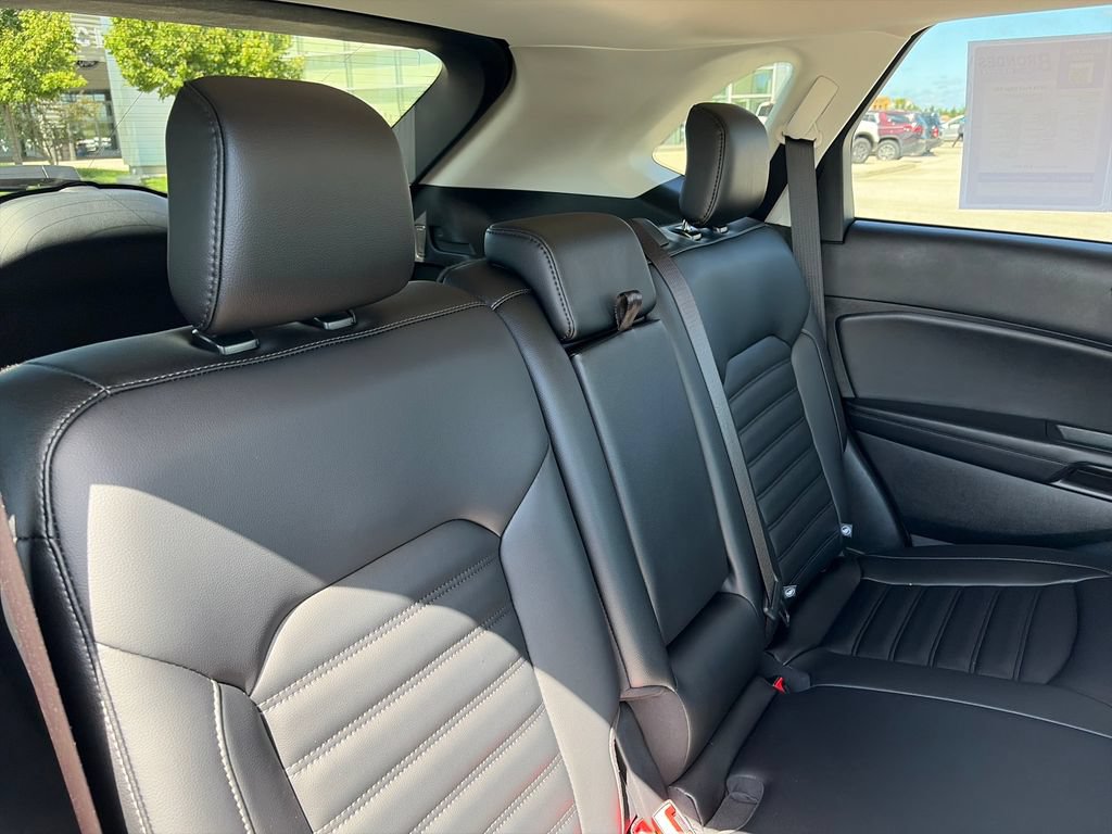 Used 2024 Ford Edge SEL w/ Convenience Package AWD/4WD image 32