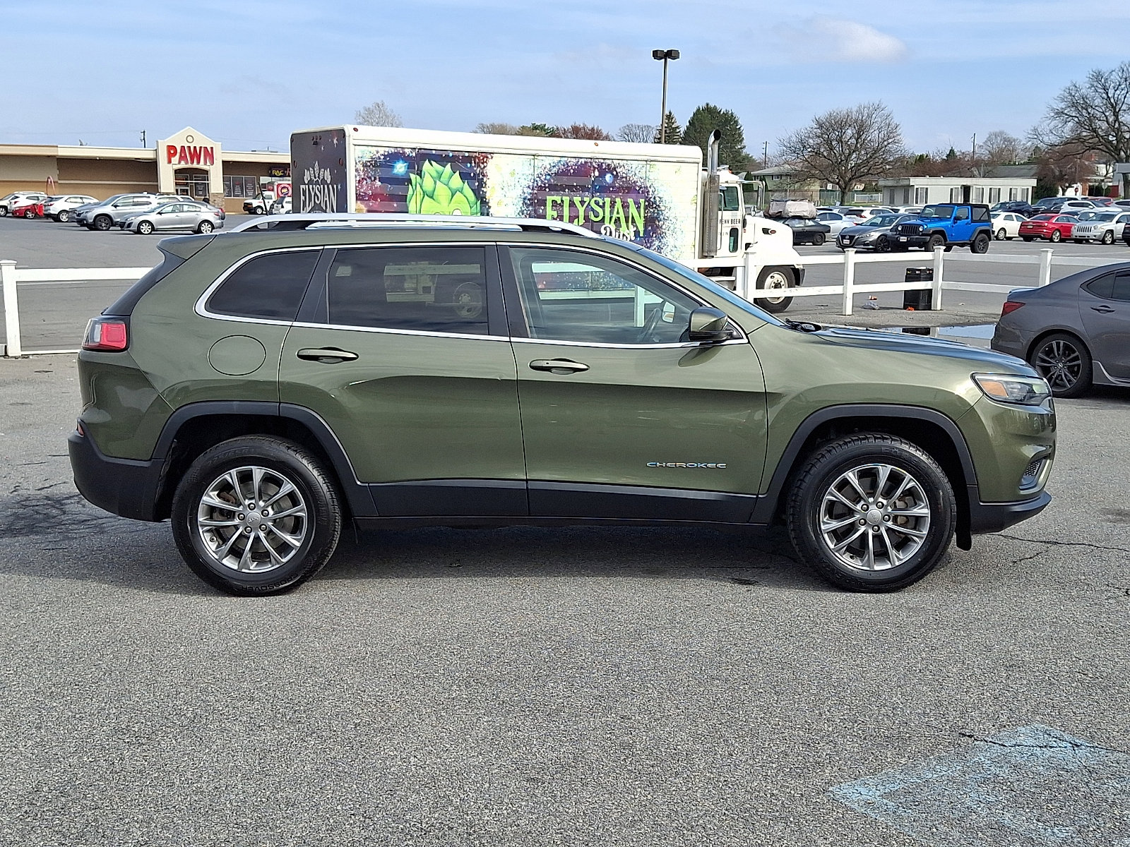 Used 2020 Jeep Cherokee Latitude Plus w/ Comfort/Convenience Group AWD/4WD image 7
