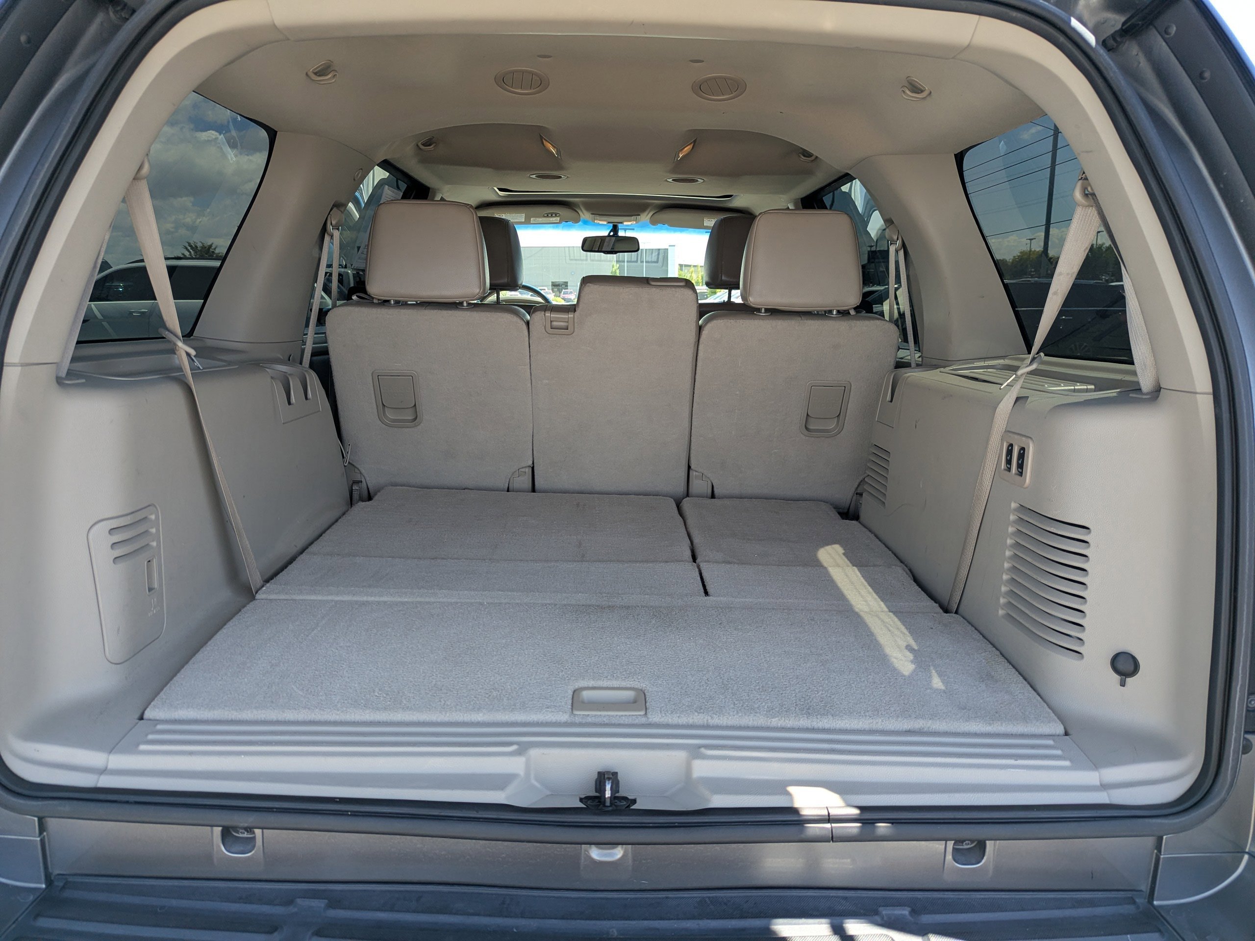 Used 2010 Ford Expedition XLT AWD/4WD image 34