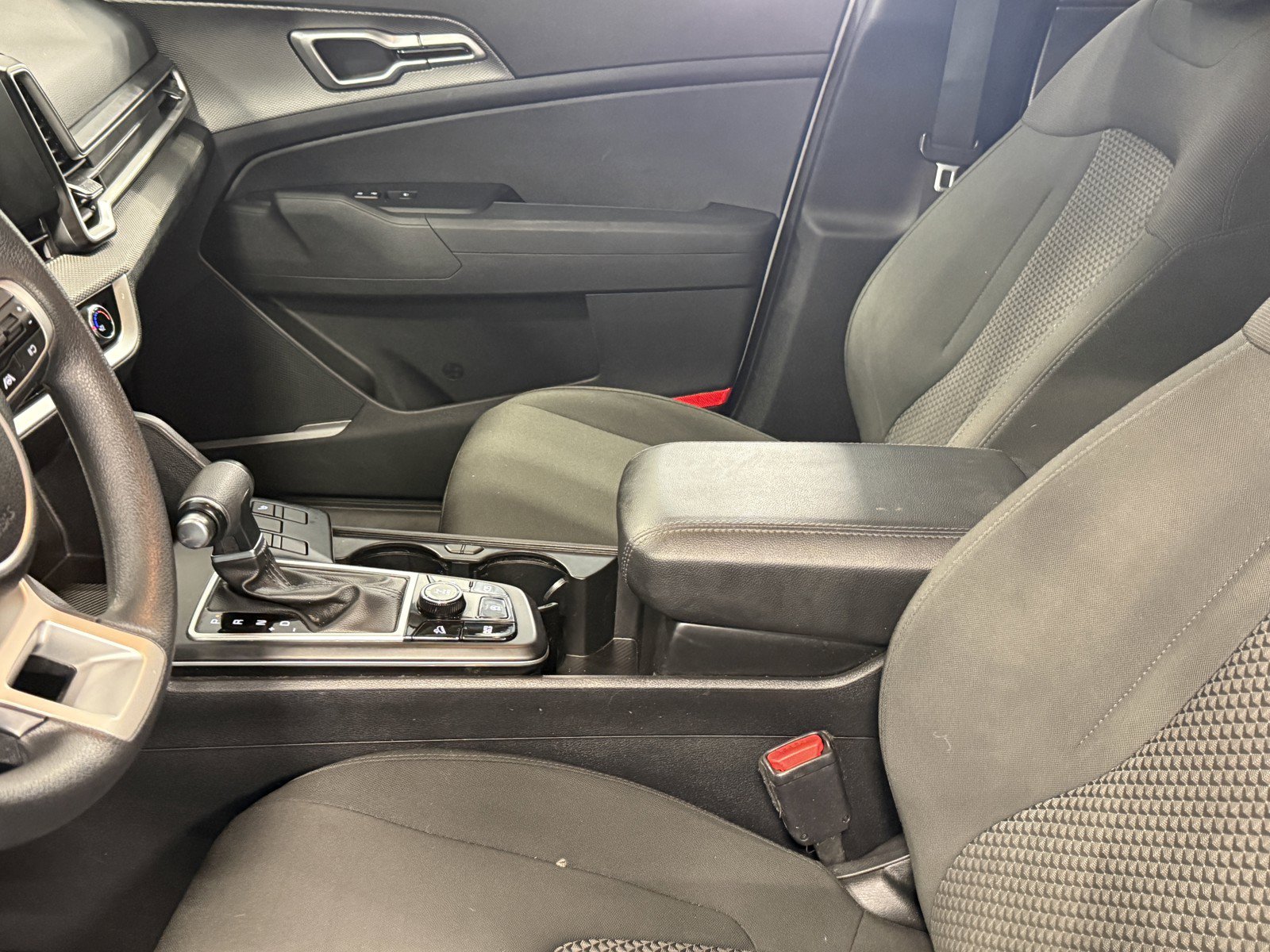 Used 2023 Kia Sportage LX AWD/4WD image 21