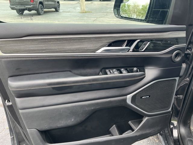 Used 2023 Jeep Wagoneer Series II AWD/4WD image 10