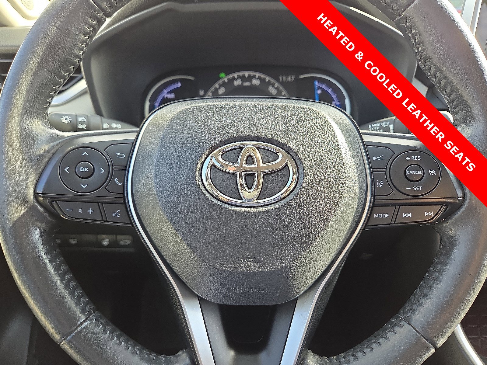 Used 2020 Toyota RAV4 Limited image 24