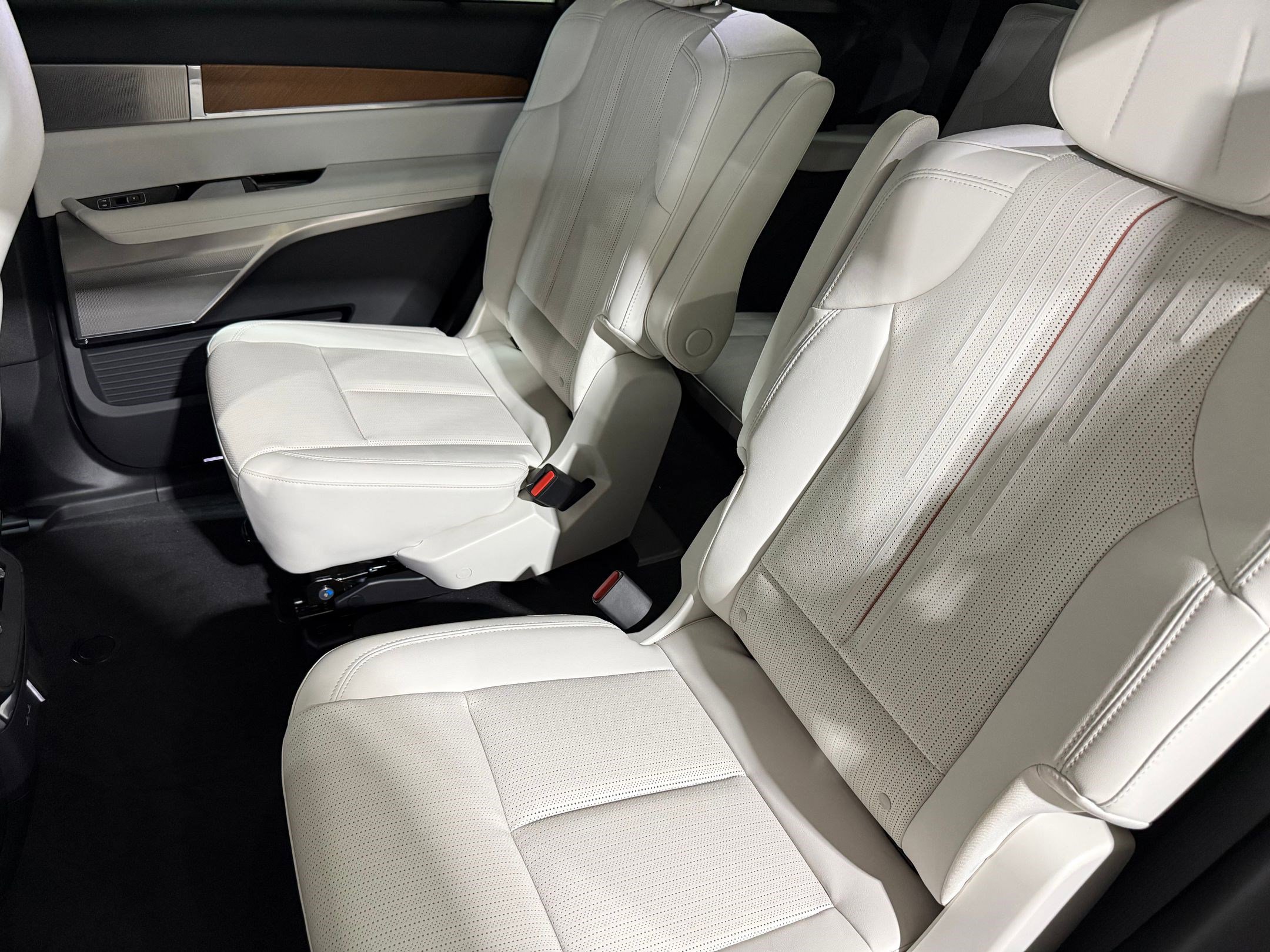 New 2026 Cadillac Vistiq Luxury image 42