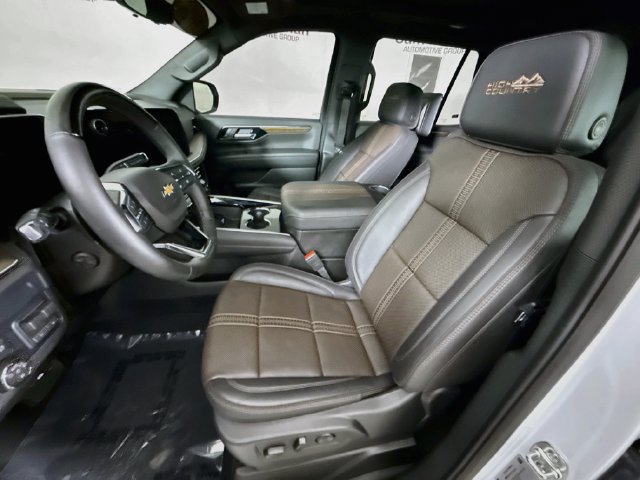 Used 2026 Chevrolet Tahoe High Country AWD/4WD image 22