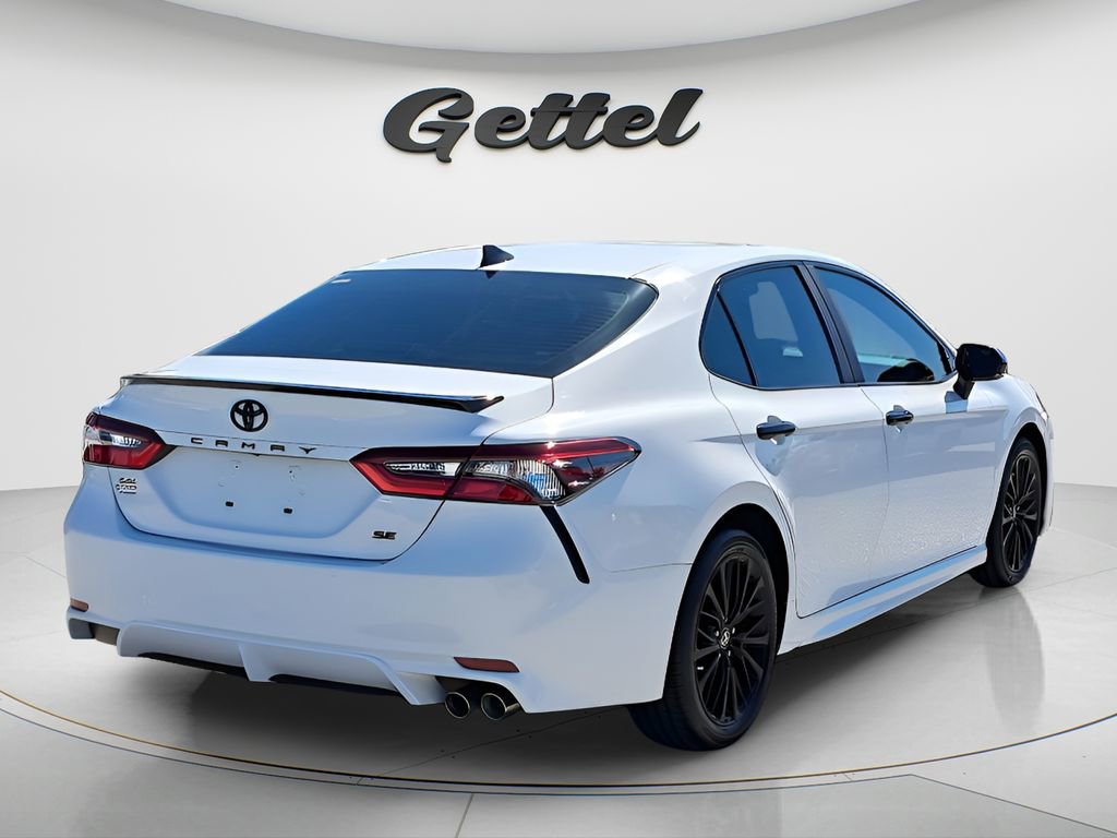 Certified 2022 Toyota Camry SE w/ Convenience Package image 3