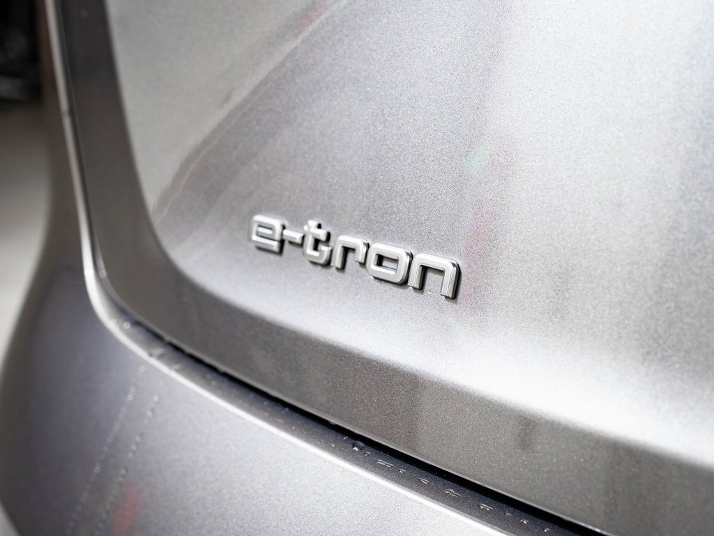 Used 2022 Audi e-tron Premium w/ Convenience Plus Package image 8
