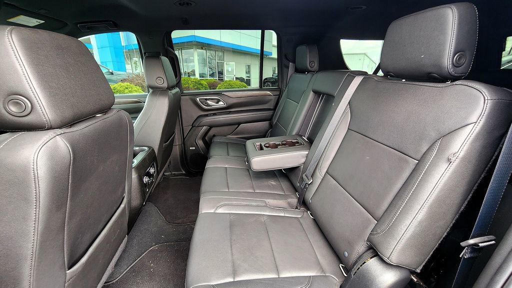 Used 2022 Chevrolet Suburban LT AWD/4WD image 47
