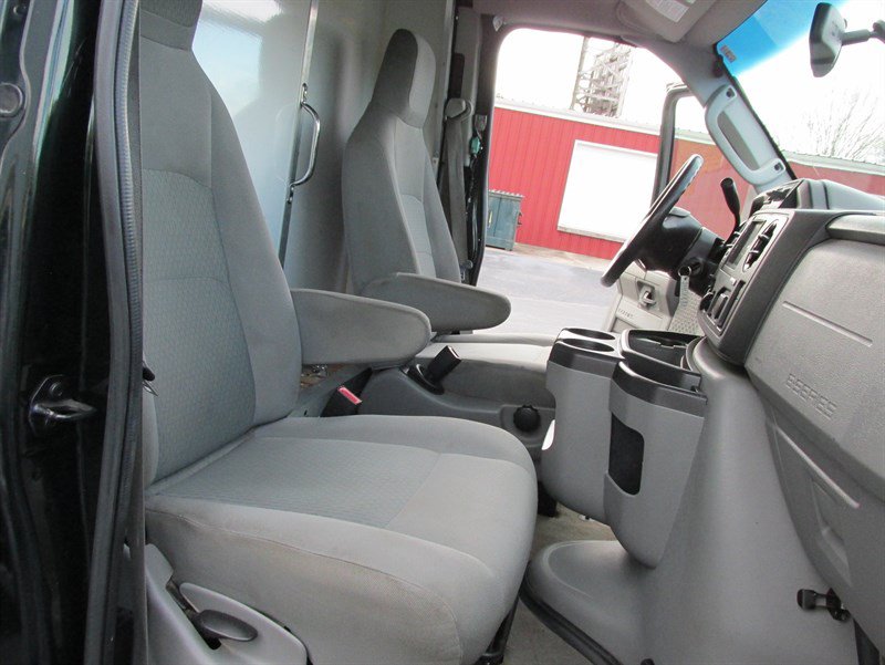 Used 2016 Ford E-350 and Econoline 350 Super Duty RWD image 8