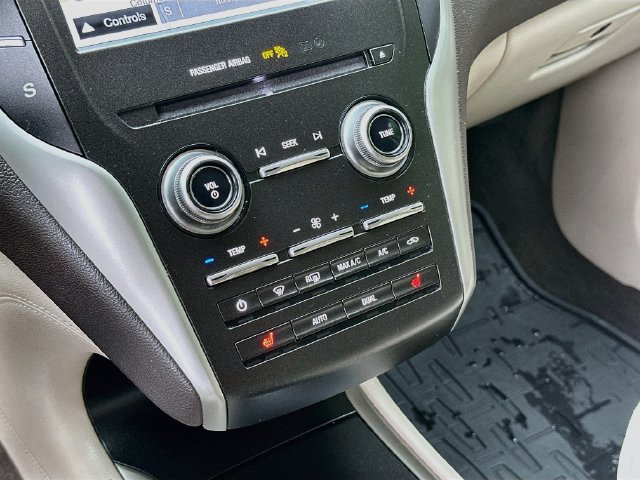 Used 2019 Lincoln MKC Select w/ Select Plus Package FWD image 16