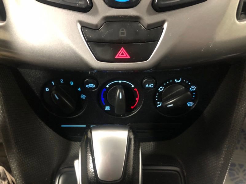 Used 2016 Ford Transit Connect XLT image 25