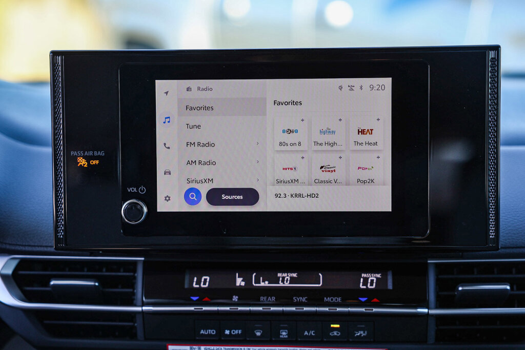 Certified 2026 Toyota Sienna LE image 4