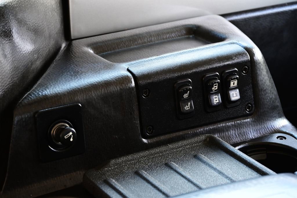 Used 2004 HUMMER H1 4-Door Wagon AWD/4WD image 26