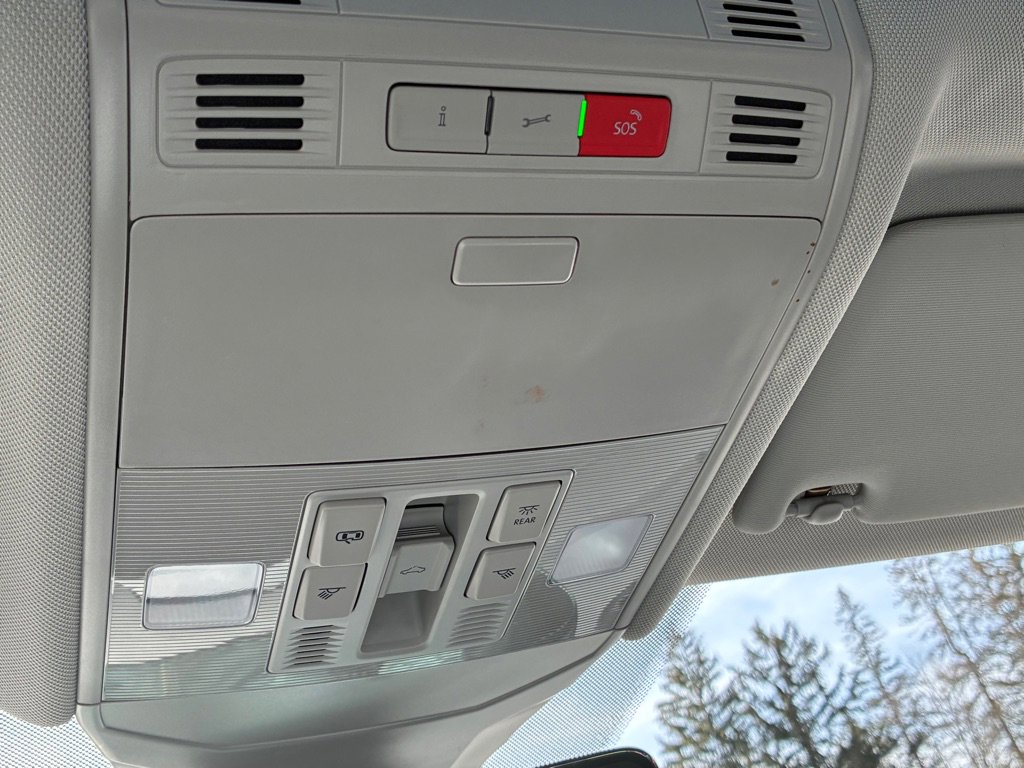 Used 2025 Volkswagen Jetta SE w/ Sunroof Package image 31