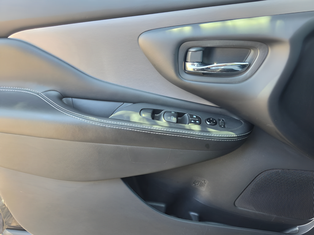 Used 2023 Nissan Murano SV w/ SV Midnight Edition Package FWD image 31