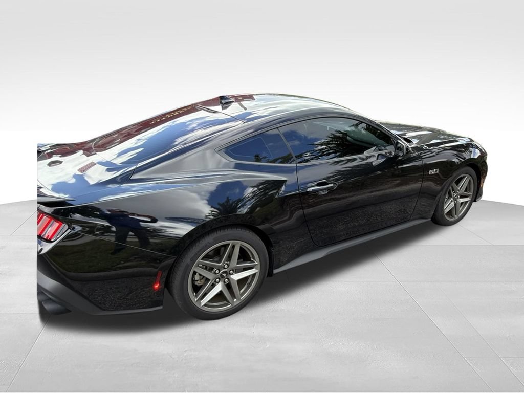 Used 2025 Ford Mustang GT RWD image 8