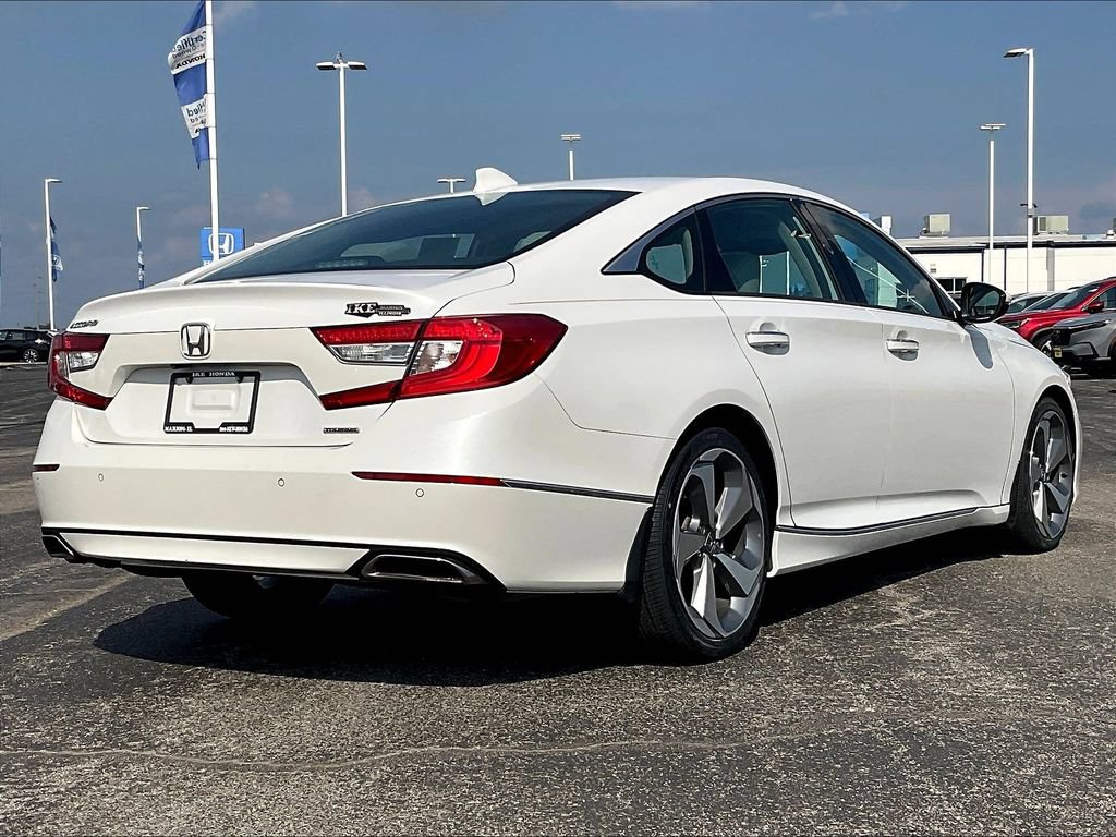 Certified 2018 Honda Accord Touring image 2