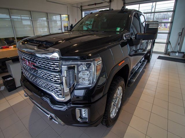 Used 2022 GMC Sierra 2500 Denali image 2