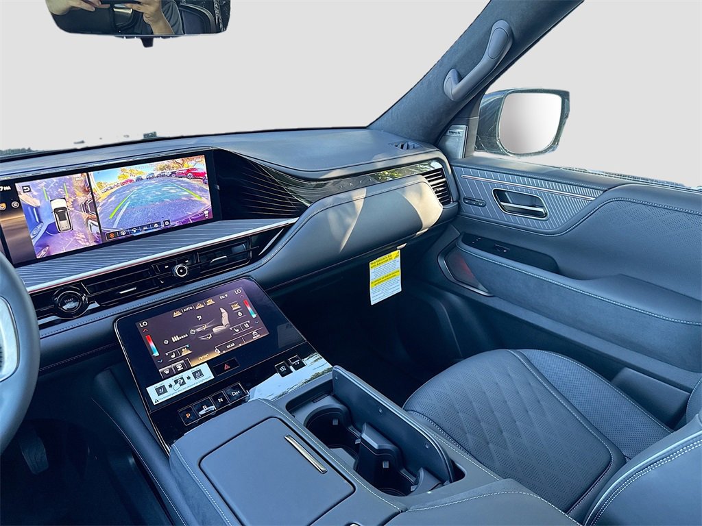 New 2026 INFINITI QX80 Autograph w/ Premium Cargo Package image 25