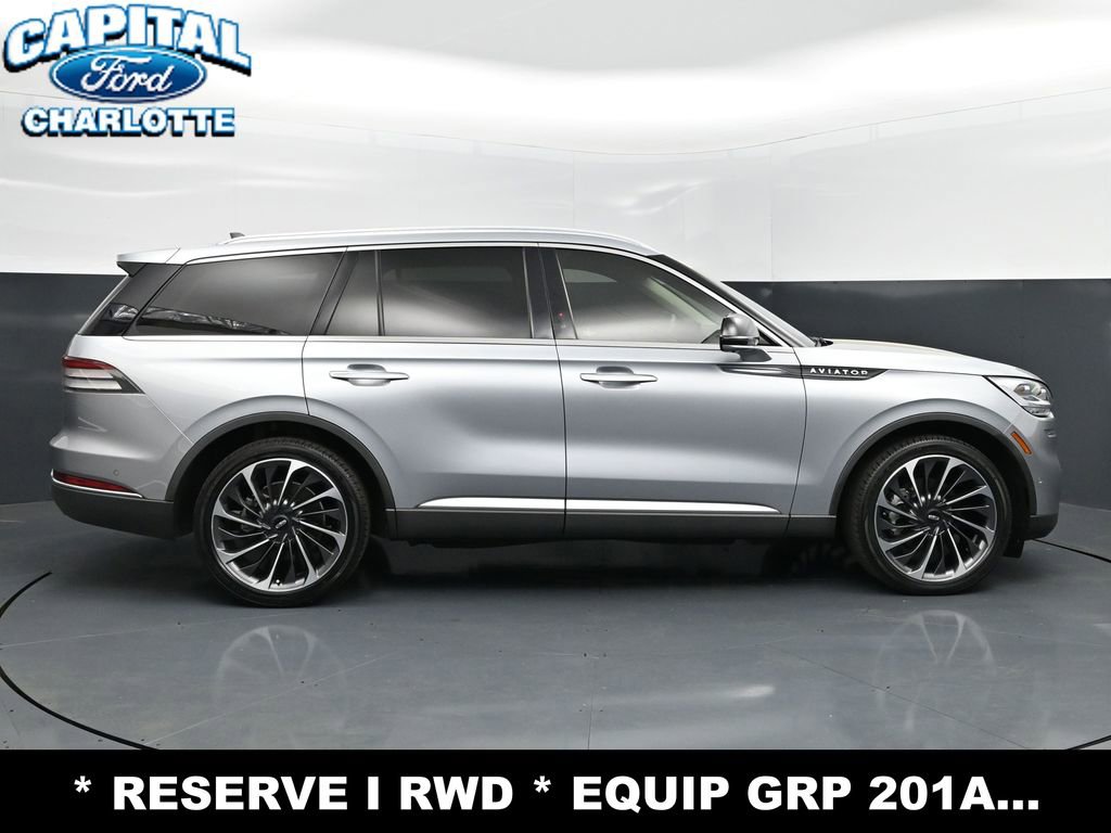 Used 2023 Lincoln Aviator Reserve w/ Equipment Group 201A image 10