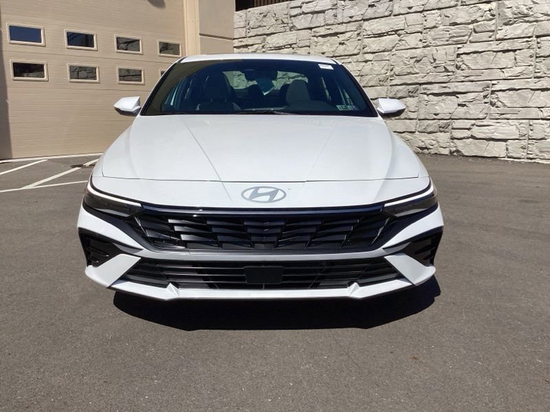 New 2025 Hyundai Elantra Limited image 2