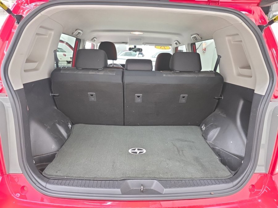Used 2015 Scion xB FWD image 28