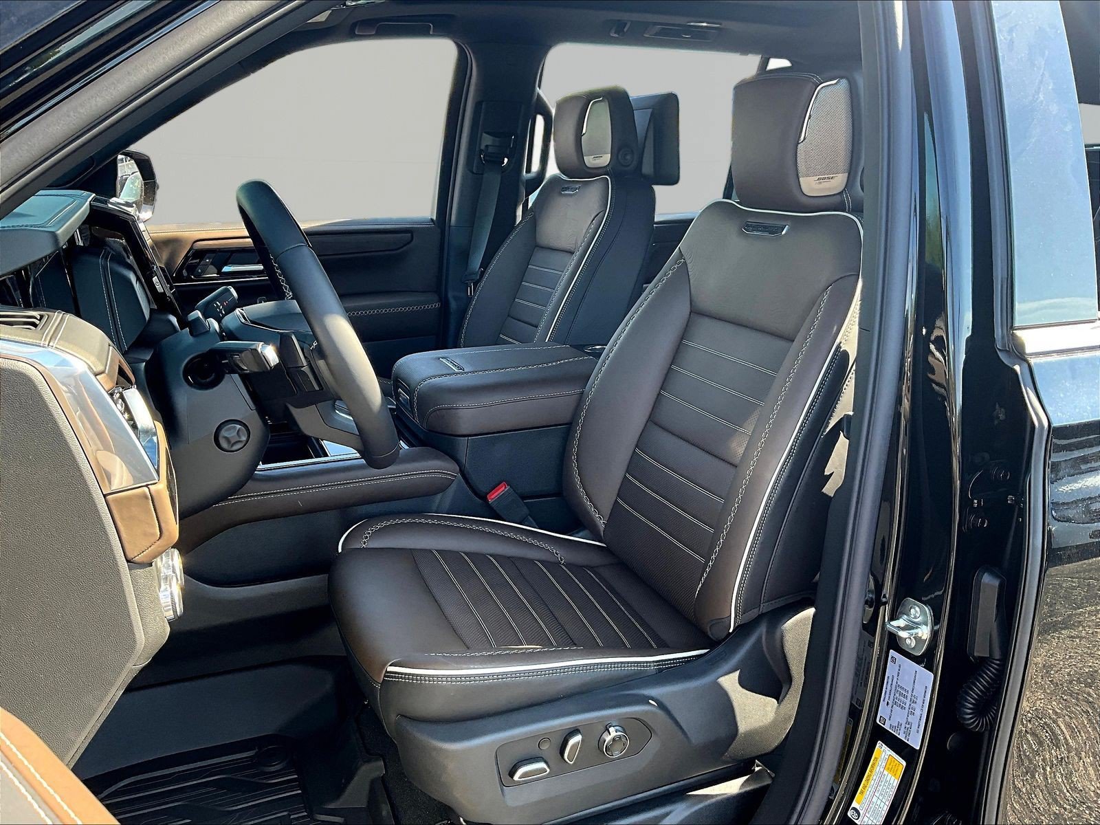 New 2026 GMC Yukon XL Denali Ultimate AWD/4WD image 17