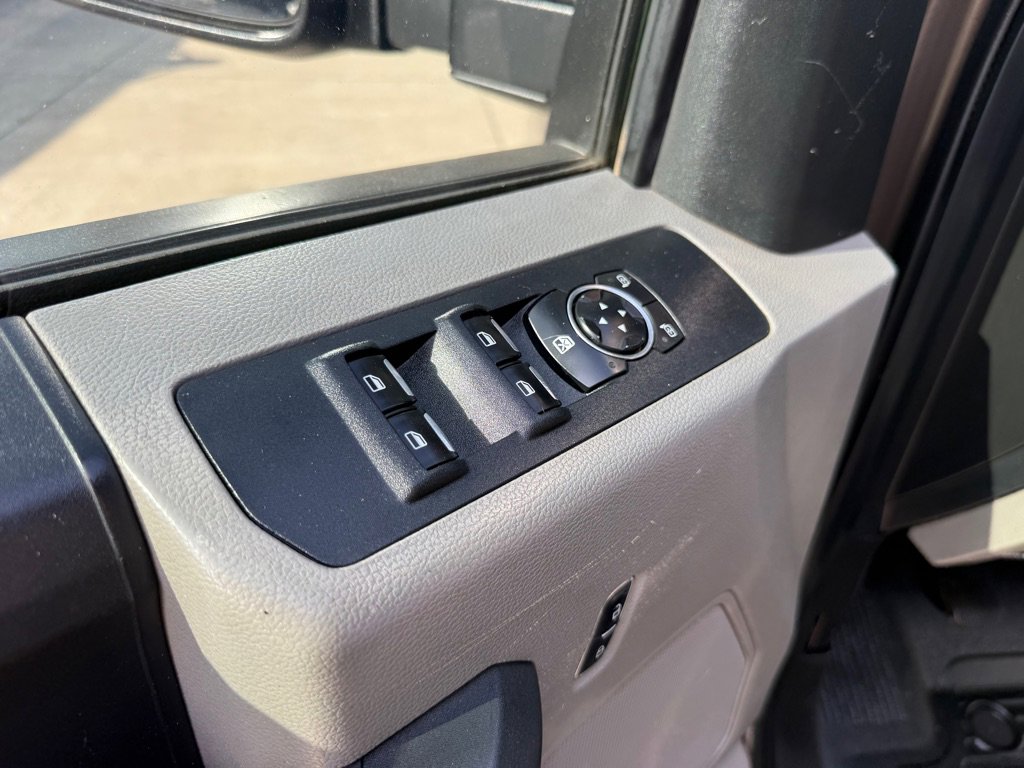 Used 2017 Ford F350 4x4 Crew Cab DRW Super Duty image 20