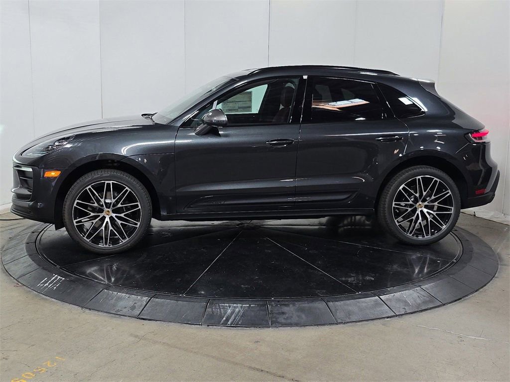 Certified 2025 Porsche Macan Turbo image 2