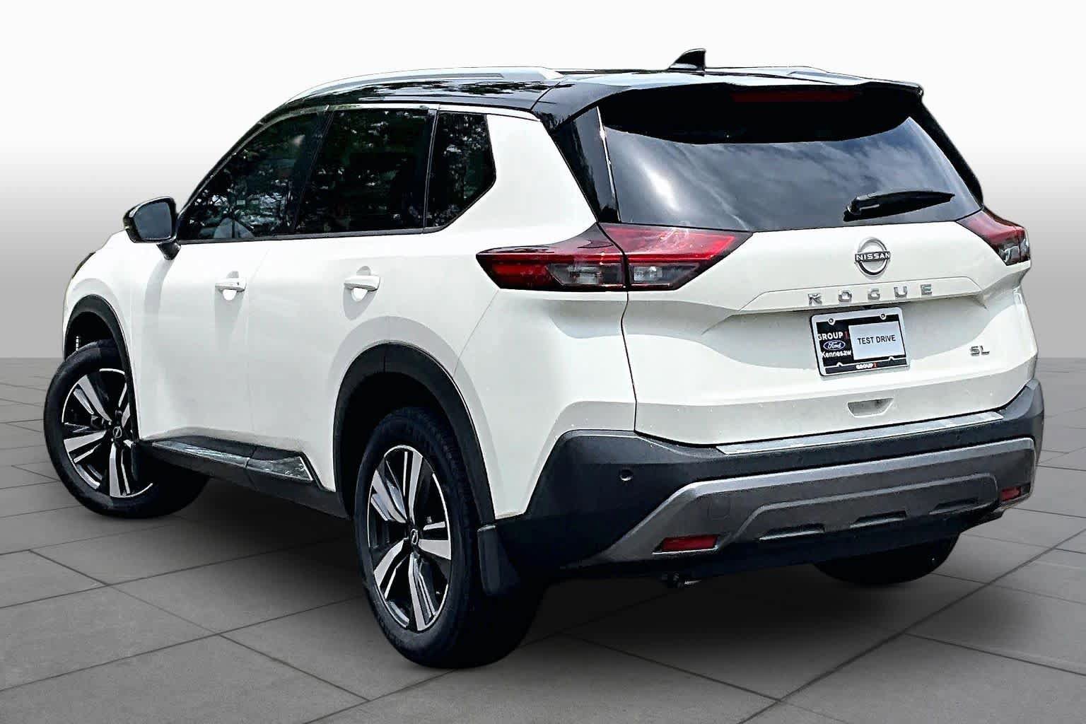 Used 2023 Nissan Rogue SL FWD image 23