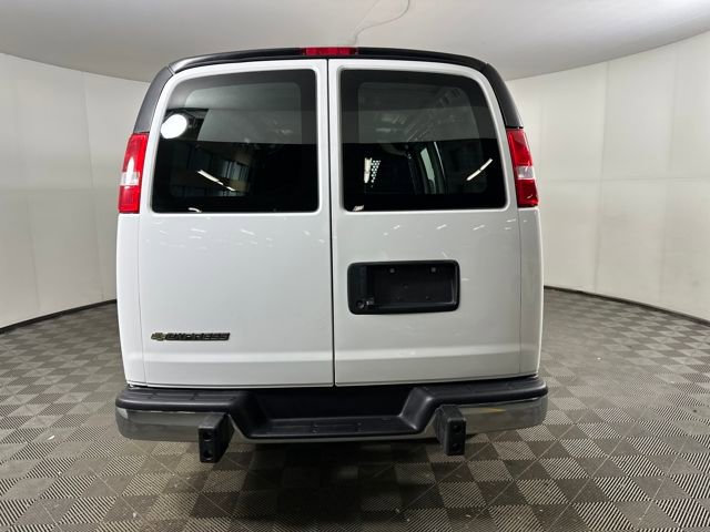Used 2024 Chevrolet Express 2500 w/ Driver Convenience Package image 4