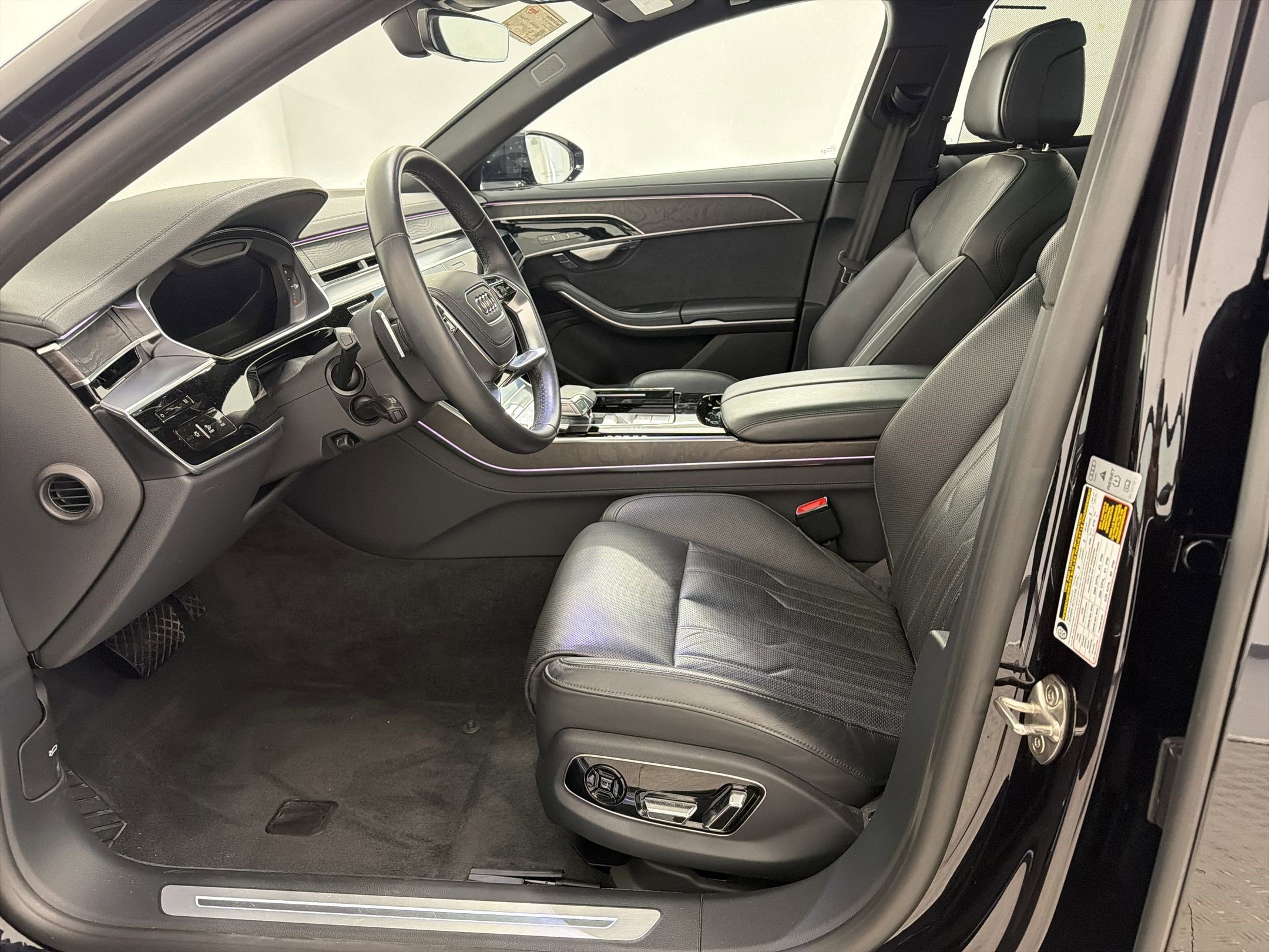 Used 2024 Audi A8 L 3.0T AWD/4WD image 5
