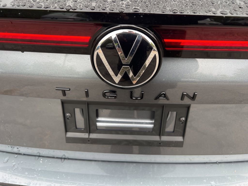 New 2026 Volkswagen Tiguan SE R-Line image 9