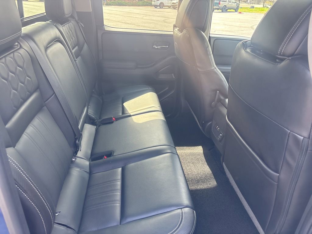 Used 2023 Nissan Frontier SV w/ SV Premium Package image 15
