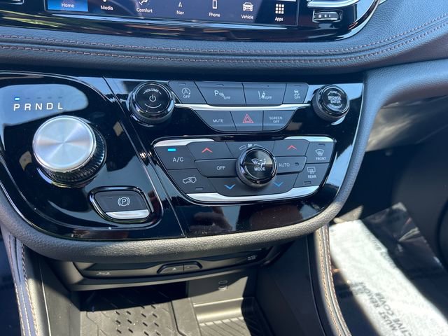 New 2026 Chrysler Pacifica Pinnacle image 23