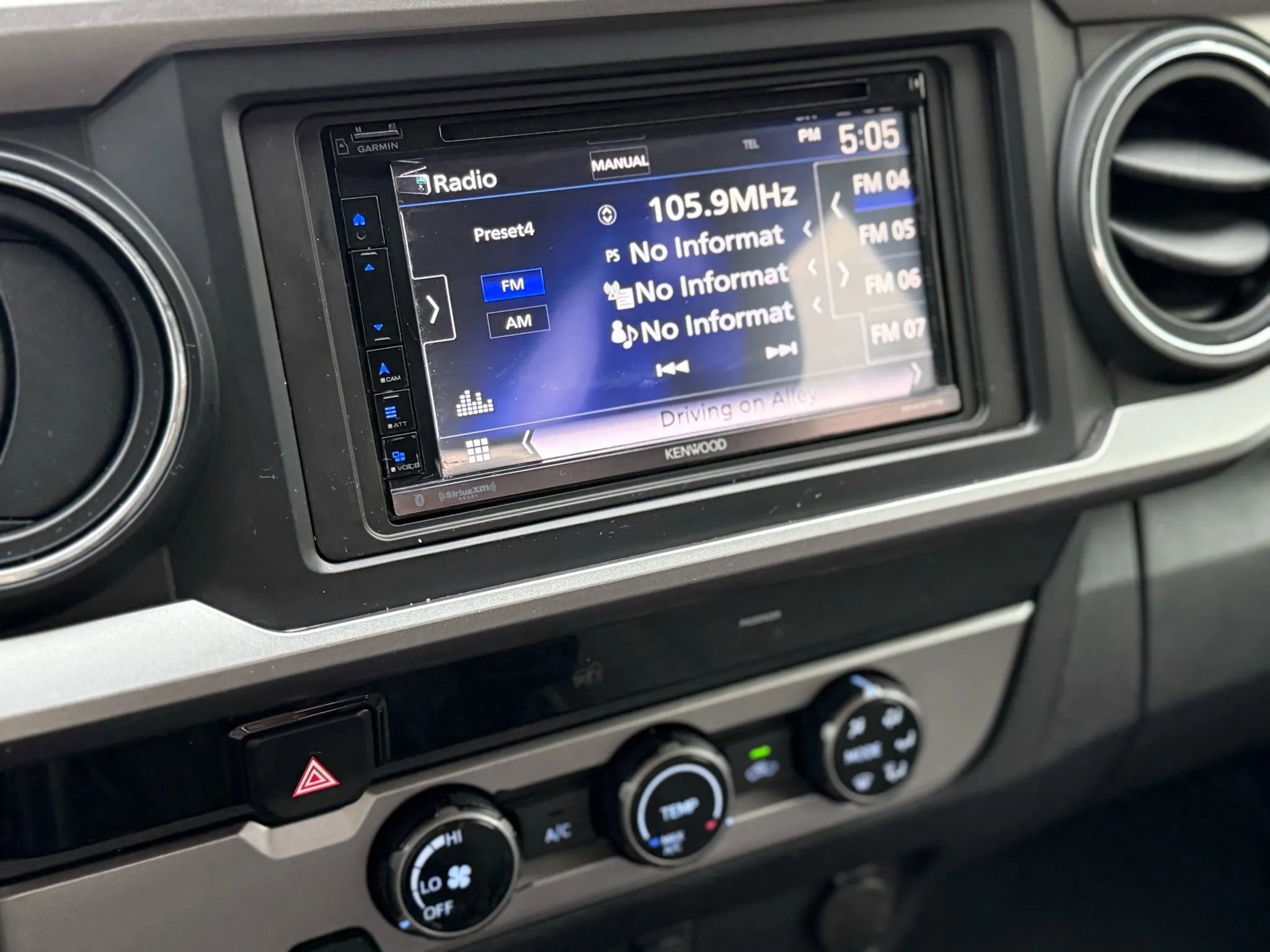 Used 2017 Toyota Tacoma SR5 w/ Tow Package image 33