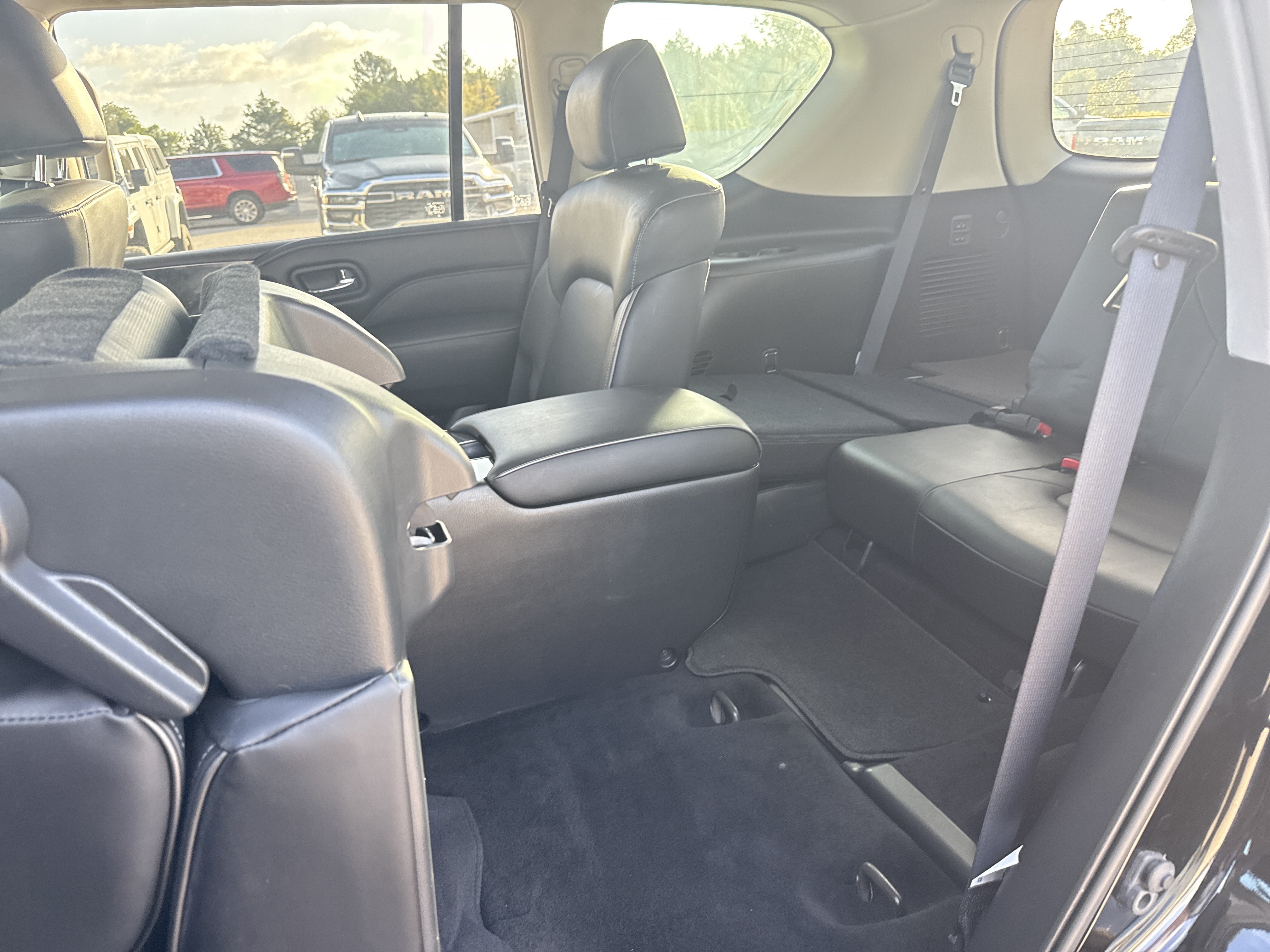 Used 2023 INFINITI QX80 Luxe w/ Cargo Package RWD image 35