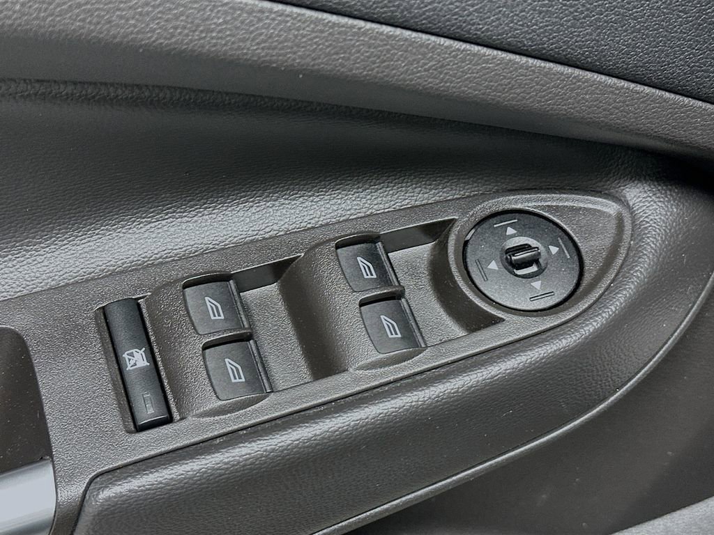 Used 2018 Ford Escape SEL w/ Ford Safe & Smart Package AWD/4WD image 19