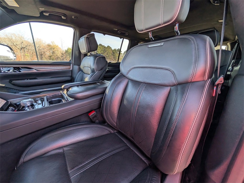 Used 2023 Jeep Grand Wagoneer L Series II image 18