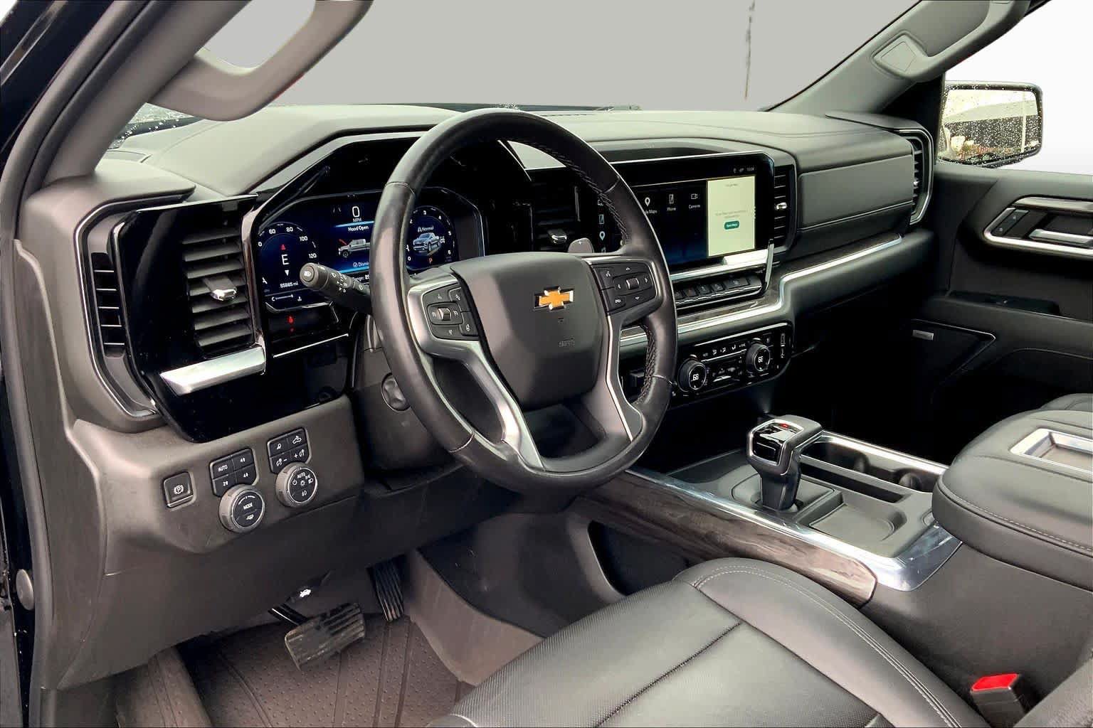 Used 2022 Chevrolet Silverado 1500 LTZ w/ Z71 Off-Road Package AWD/4WD image 18