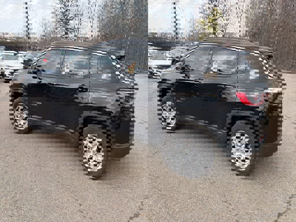 Used 2022 Jeep Compass Latitude image 8