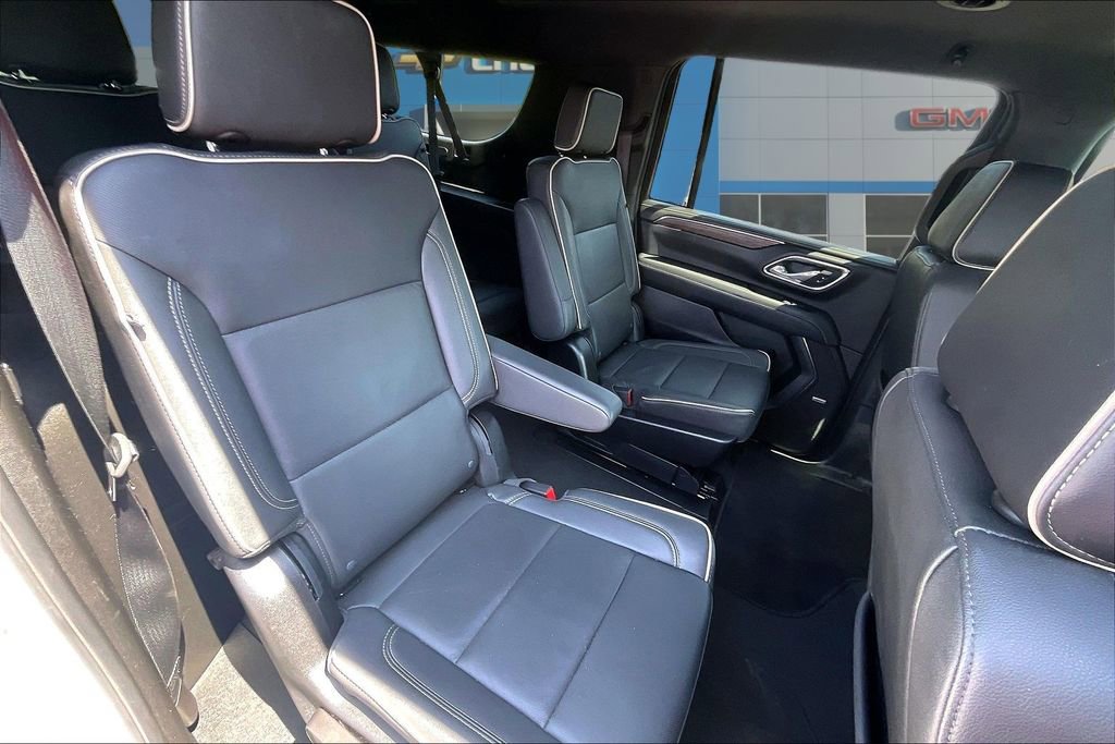 Used 2024 Chevrolet Suburban Premier AWD/4WD image 25