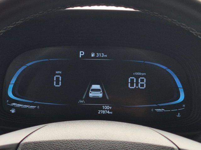 Used 2025 Hyundai Venue SEL FWD image 16