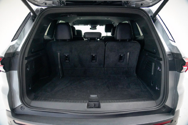Used 2025 Buick Enclave Preferred FWD image 17