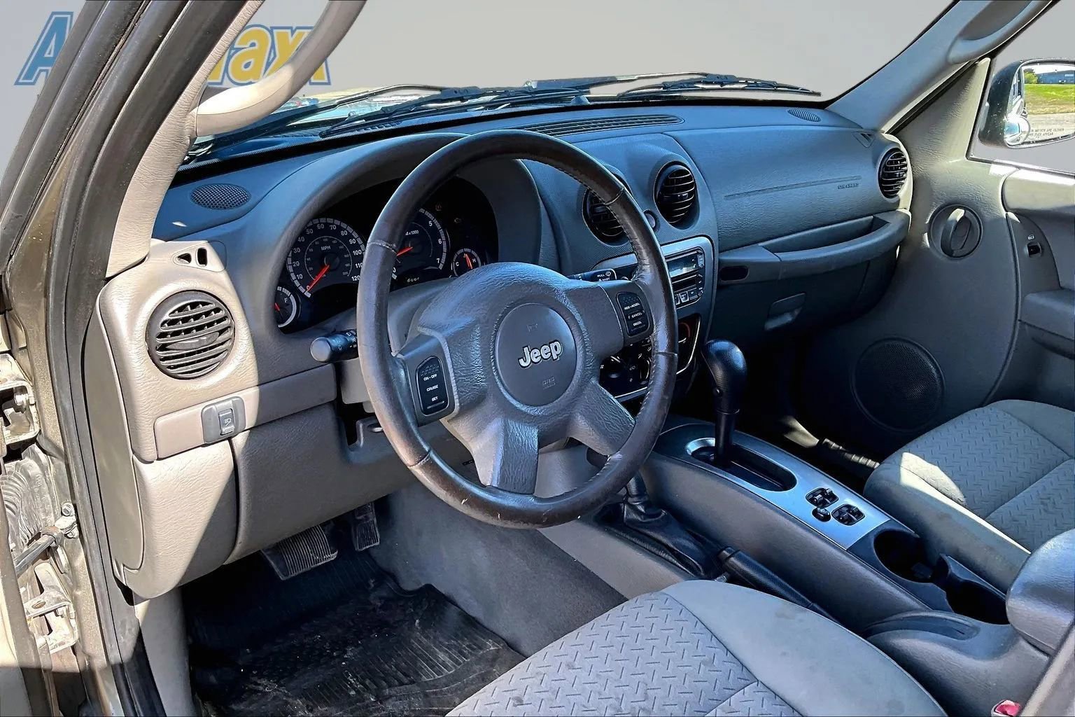 Used 2005 Jeep Liberty Renegade AWD/4WD image 14