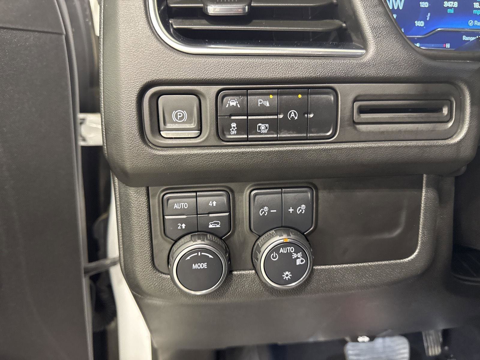 Used 2024 Chevrolet Tahoe RST w/ Luxury Package image 22